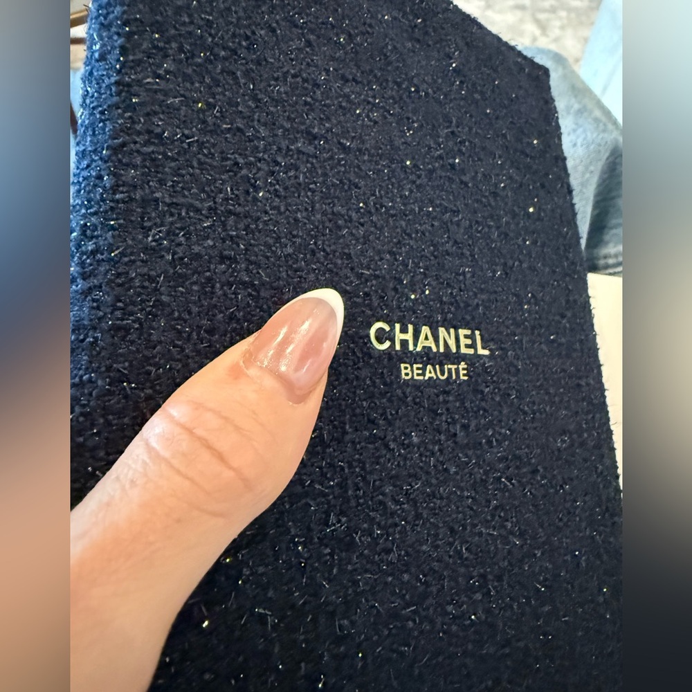 Chanel Beauté Black Velvet Notebook Journal w/ Box – New - Picture 3 of 5